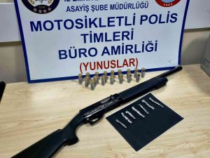 Kütahya’da Ehliyetsiz Sürücünün Aracında Ruhsatsız Tüfek Ve Uyuşturucu Ele Geçirildi