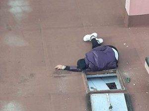 Bandırma’da Hırsız Çatıda Uyuyakaldı
