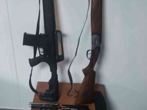 Ruhsatsız Silah Ticareti Yapıyordu, Jandarmaya Yakalandı