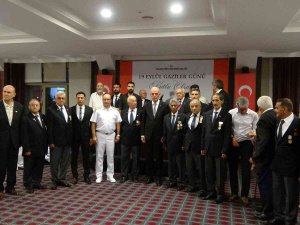 Marmaris Kaymakamı Aksoy’dan Gazilere Plaket