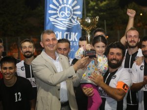 Gölcük Belediye Başkanlığı Kupası’nda Şampiyon İ̇hsaniyespor