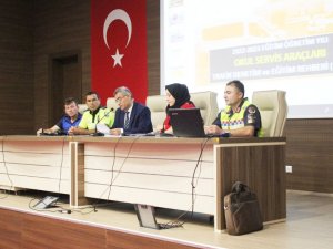 Okul Servisi Şoförlerine Ve Rehber Personellere Eğitim