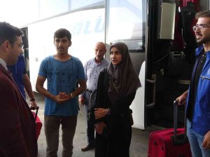Kyk’da Barınacak Üniversite Öğrencileri Otogar Ve Havalimanında Karşılanarak Yurtlara Yerleştiriliyor