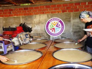 Sarıgöllü Kadınların El Emeği Ürünlerine Talep Yağıyor