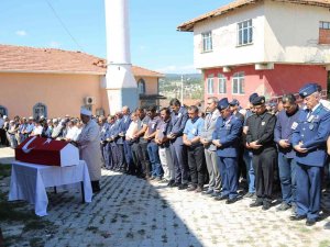 Gaziler Günü’nde Vefat Eden Kıbrıs Gazisi Ömer Çakır, Toprağa Verildi