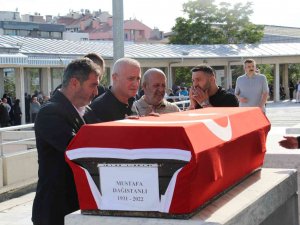 Olimpiyat Şampiyonu Eski Güreşçi Mustafa Dağıstanlı Son Yolculuğuna Uğurlandı