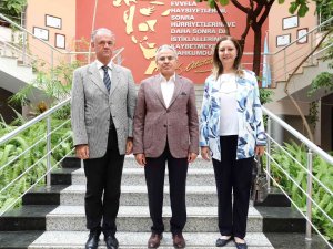 Kktc Başkonsolosu Demirel’den Rektör Özaydın’a Ziyaret