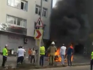 Ümraniye’de Cinnet Getiren Şahıs Aracını Ateşe Verdi: 1 Ölü, 3 Yaralı