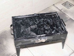 Evde Yakılan Mangal Ateşi Öldürdü: Ekipler Yatak Odasında Yanan Mangalla Karşılaştı
