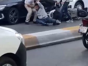 İ̇stanbul’da Cadde Ortasında Silahlı Çatışma Kamerada: 2 Yaralı, 3 Gözaltı