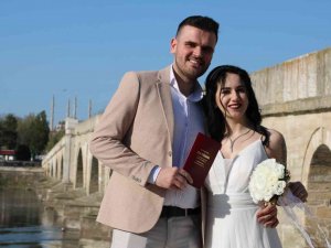 Tarihi Köprüler Çiftlere Doğal Stüdyo Oldu