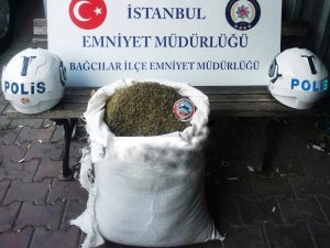 Motosikletle Uyuşturucu Sevkiyatı Polise Takıldı: Yaklaşık 21 Kilo Uyuşturucu Ele Geçirildi