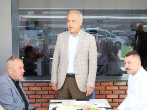 Başkan Üçok Oto Galericiler Sitesi Esnafıyla Buluştu