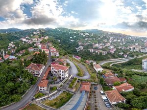 Ortamahalle’nin Gündüzü Ayrı Gecesi Ayrı Güzel