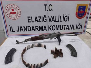 Elazığ’da Silah Kaçakçılarına Yönelik Operasyonda Kalaşnikof Ele Geçirildi