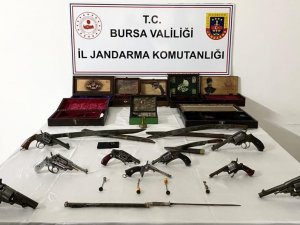 Bursa’da Yasadışı Silah Satanlara Şok Baskın