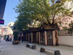 Sanat Sokağı’nda El Emeği Satış Stantları Yenileniyor