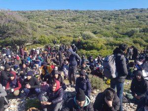 İ̇zmir’de Jandarmadan Göçmen Kaçakçılığı Operasyonu: 19 Olayda 343 Göçmen Yakalandı