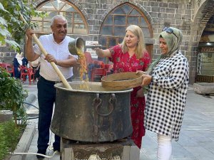 Siverek’te Bulgur Kaynatma Geleneği Şenlikle Yaşatılıyor