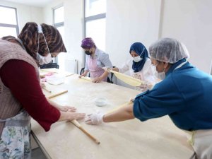 Yenimahalleli Kursiyerler Ders Başı Yaptı