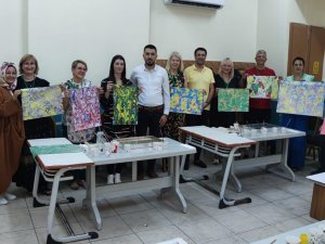 Yabancı Öğretmenler Ebru Sanatıyla Tanıştı