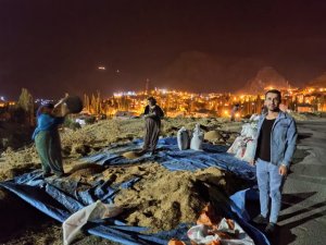 Çukurca’da 49 Nolu Sınır Taşında Pirinç Hasadı