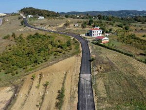 İ̇zmit Belediyesi’nden Kulmahmut’a 800 Metrelik Asfalt Yol