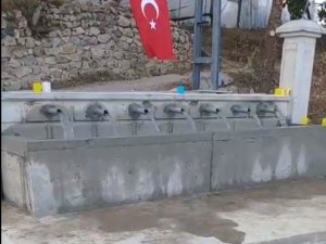 Tarlasından Çıkardığı Suyu Köyüne Bağışladı
