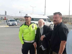 Polis Memurundan Yürek Isıtan Hareket