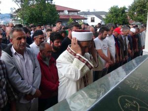 Taziye Evine Giderken Otomobilin Çarptığı Genç, Son Yolculuğuna Uğurlandı