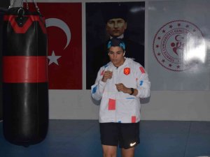 Milli Boksör Busenaz Sürmeneli: “Bu Ülke Çok Daha Fazla Olimpiyat Şampiyonunu Hak Ediyor”
