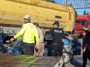 Bu Araçtan Hafif Sıyrıklarla Kurtuldu