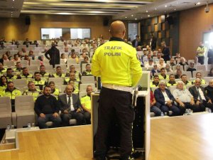 Bolu’da Okul Servis Şoförlerine Eğitim Verildi