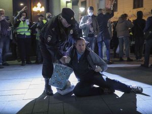 Rusya’daki Seferberlik Karşıtı Protestolarda Gözaltı Sayısı Bini Aştı