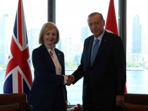 Cumhurbaşkanı Erdoğan, İ̇ngiltere Başbakanı Truss’ı Kabul Etti