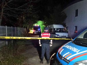 Ailesi Haber Alamıyordu, Fabrika Bahçesinde Ölü Bulundu