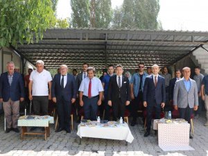 Hizan’da Arı Kovanı Dağıtımı Gerçekleştirildi