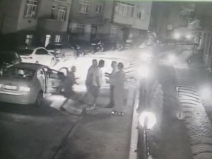 İ̇stanbul’da Baba Ve Oğluna “Duba” Dayağı Kamerada
