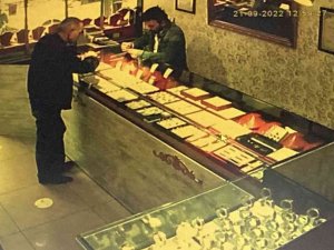 Ataşehir’de Sahte Bilezik Satan Şahıs, Suçüstü Yakalandı