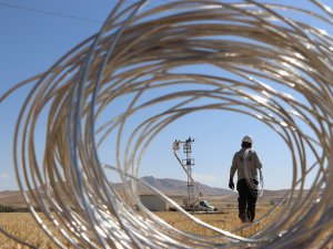 Vedaş, Kırsal Bölgelerdeki Enerji Hatlarını Yeniliyor