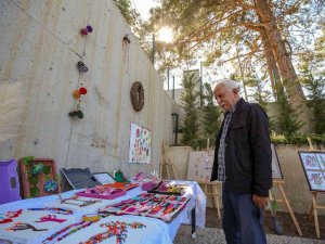 Alzheimer Hastaları Şarkı Performansıyla Alkış Aldı