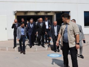 Bakan Kirişci Helikopter Kazasında Yaralanan Personeli Ziyaret Etti