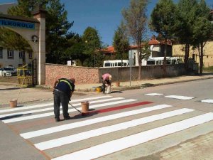 Hisarcık’ta Yaya Geçidi Çizgileri Yenileniyor