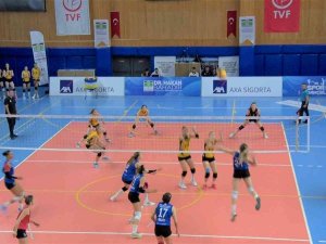 Cumhuriyet Kupası Voleybol Turnuvası Başladı