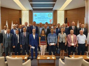 Manisa Ticaret Borsasından Bin Öğrenciye Okul Kıyafeti Desteği