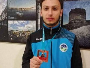 Sakaryalı Sporcular Karate Şampiyonasında Ter Dökecek
