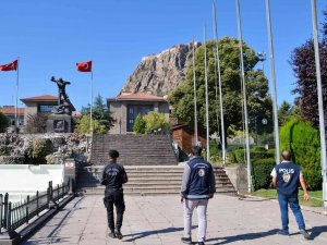 Sahte İ̇ran Pasaportu Kullanan Şahıs Polis Tarafından Yakalandı