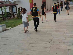 Masaj Salonlarına Fuhuş Operasyonu