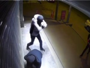 Tekirdağ’da Kar Maskeli Hırsızlık Çetesi Kameraya Yansıdı