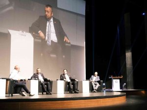 Kileci, “E-i̇hracatla Küçülen Dünya” Adlı Panelde Konuştu